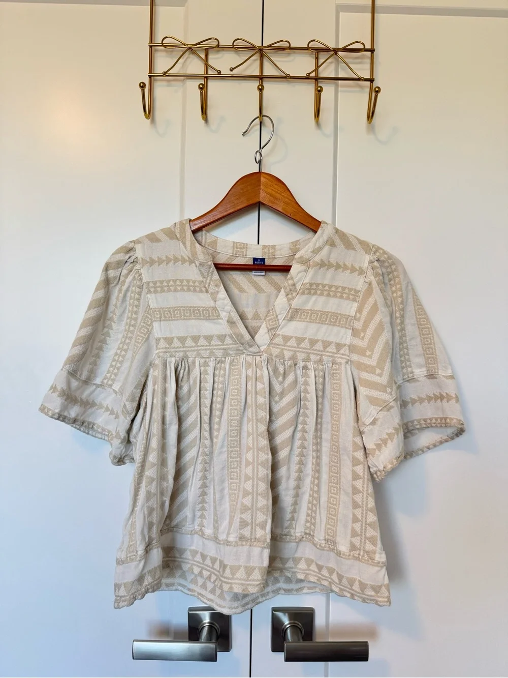Old Navy Cream Patterned V-Neck Peasant Blouse